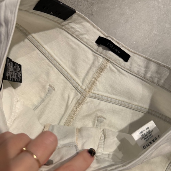 J Brand Joan Crop Jean in Vanish Destruct Wash Size 30 - Picture 7 of 7